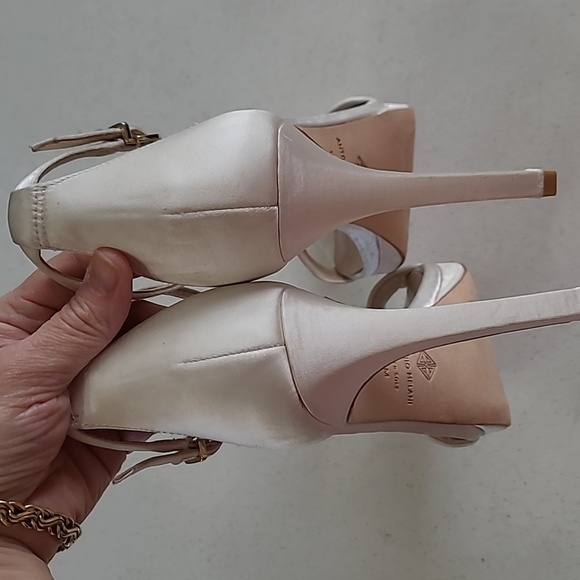 Antonio Melani women's cream satin heeled sandals size 8.5 - Picture 6 of 12